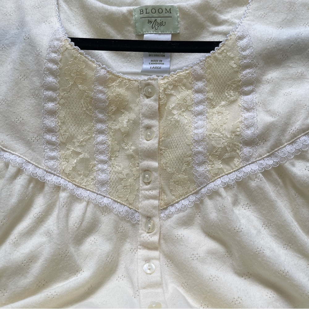 Aria Cream Short Sleeve Nightgown - Large - New Condition